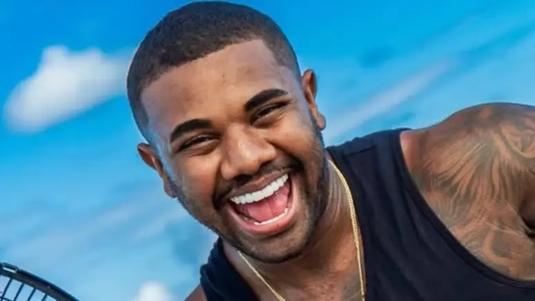 Mentiu? Davi Brito volta atrás após dizer que triplicou o valor do prêmio do BBB: 'Errei'