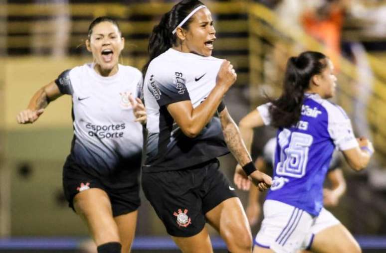 Rodrigo Gazzanel/Corinthians - Legenda: Vic Albuquerque marca, e Coirinthians est&aacute; na final da Supercopa Feminina