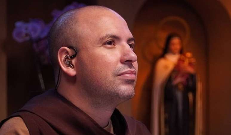 O que está acontecendo com Frei Gilson? Entenda detalhes da polêmica que envolve Bolsonaro, Tabata Amaral e religioso citado em relatório da PF.