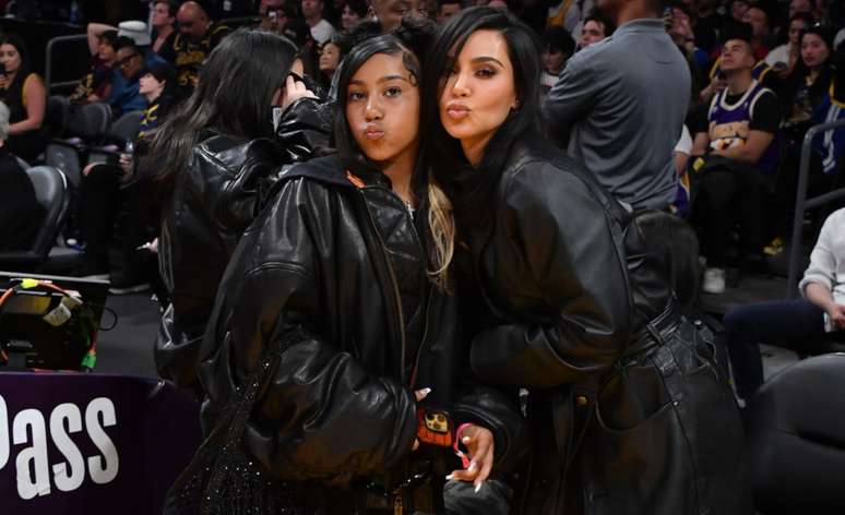 North West e a mãe, Kim Kardashian