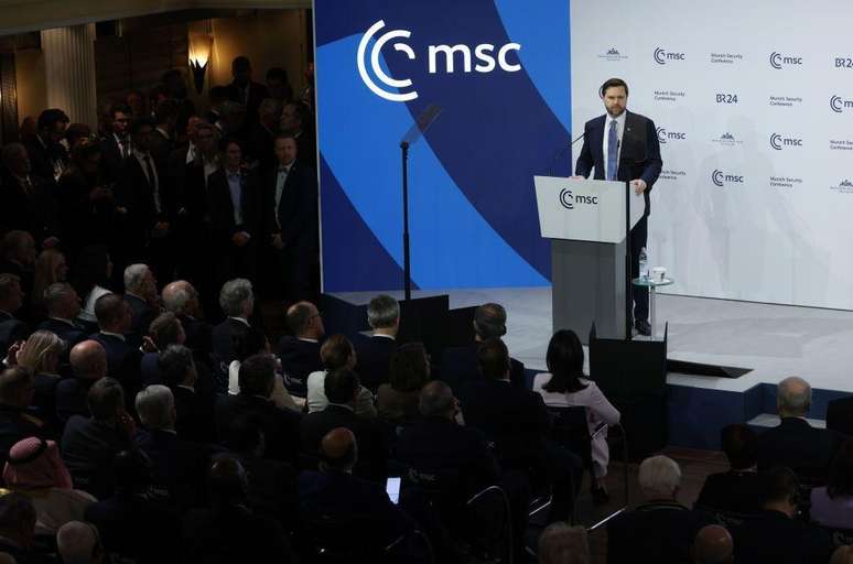 Vance criticou os l&iacute;deres europeus na Confer&ecirc;ncia de Seguran&ccedil;a de Munique, em fevereiro