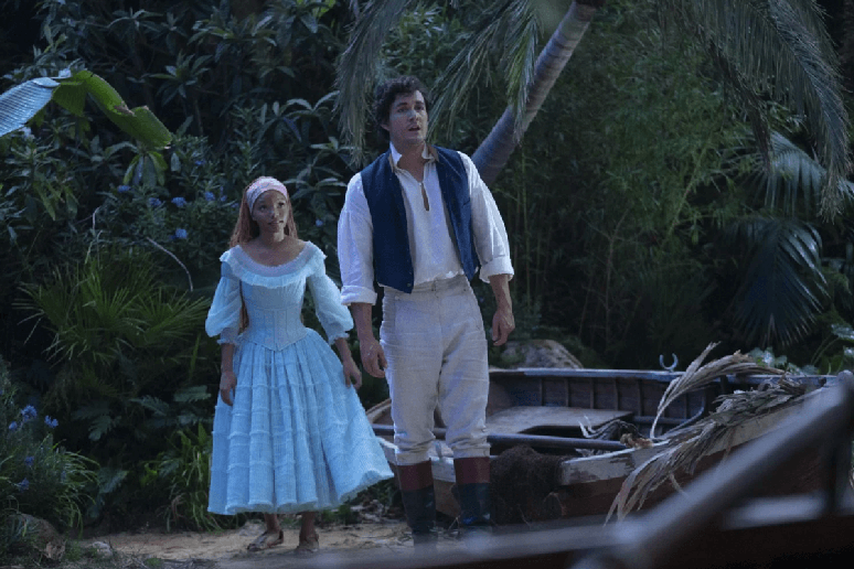 “A Pequena Sereia” acompanha uma jovem sereia que faz um pacto para viver entre os humanos e descobre os desafios dessa escolha 