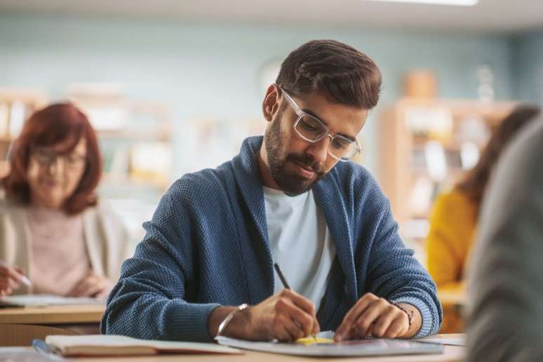 É preciso se atentar aos enunciados para entender o que cada questão pede 