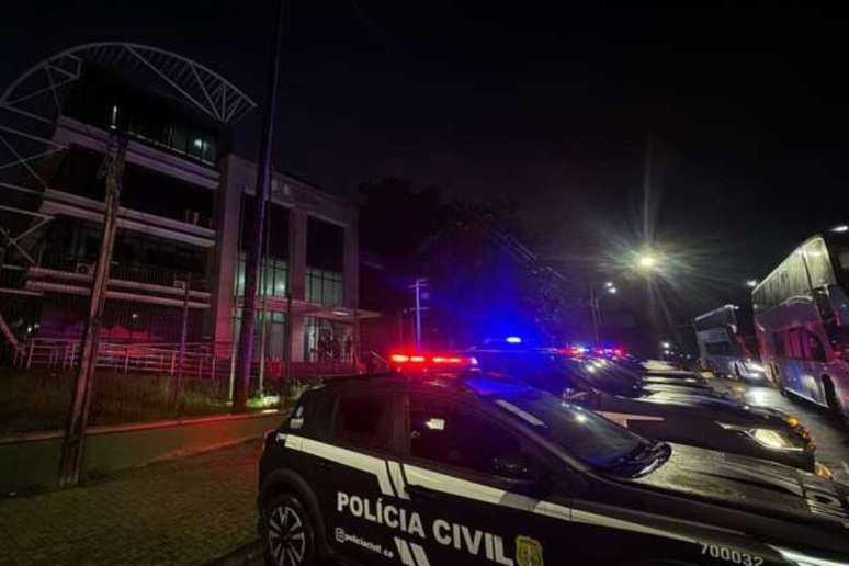Operação Strike, da Polícia Civil do Ceará, cumpriu mandados de prisão e de busca e apreensão