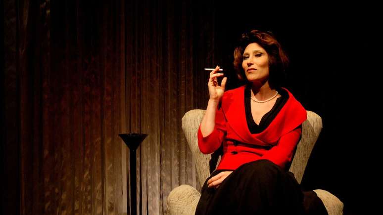 Beth Goulart vive Clarice Lispector nos palcos/