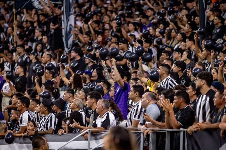 Torcida do Ceará, na Arena Castelão. 