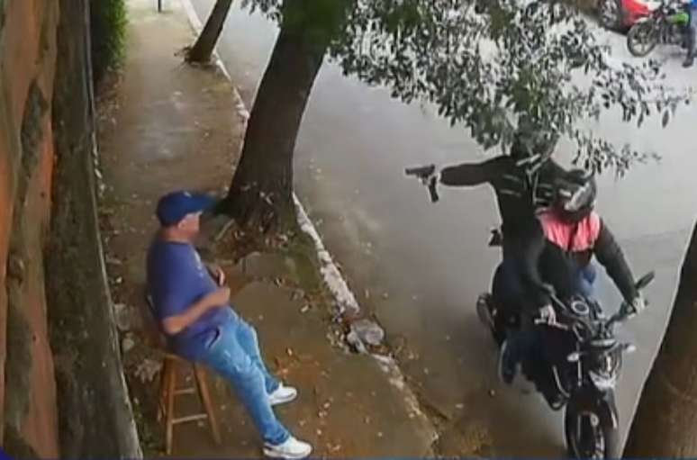 Criminosos em uma moto abordaram o PM no bairro Santo Amaro, em São Paulo