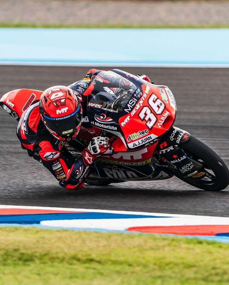No fim, Ángel Piqueras venceu na Moto3 na Argentina