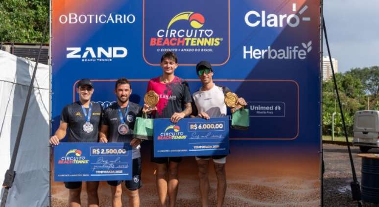 Beccaccioli e Ponti com o troféu 