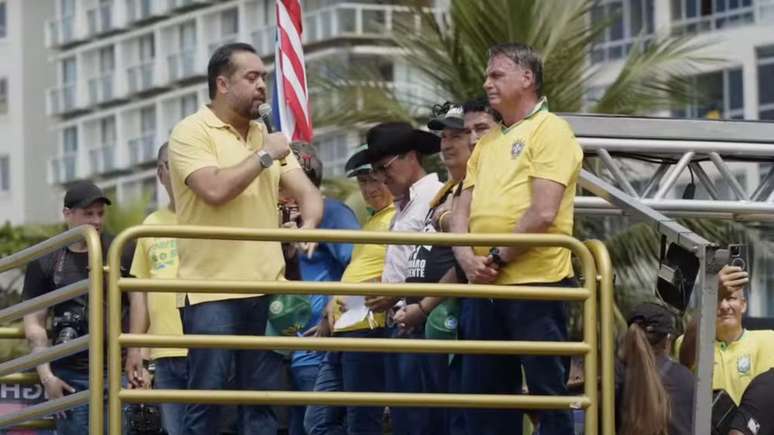 Cláudio Castro e Bolsonaro durante ato em Copacabana