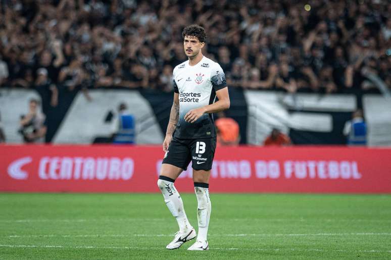 O zagueiro corintiano Gustavo Henrique em partida pelo Campeonato Paulista de 2025.