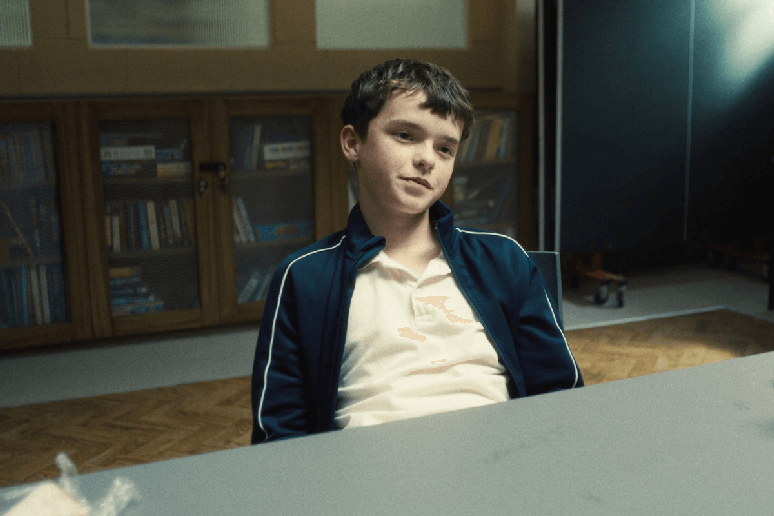 Em “Adolescência”, Jamie é acusado de assassinar uma colega de escola, colocando à prova a confiança de seus pais e das autoridades 