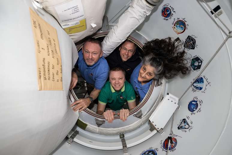 Astronautas se preparam para retorno à Terra