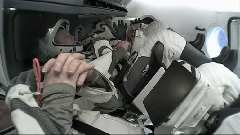 Astronautas se preparam para retorno à Terra
