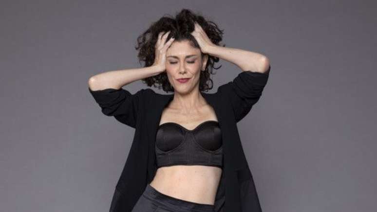 Juliana Martins encara monólogo sobre vida sexual feminina