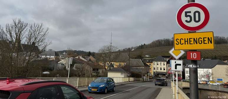 O vilarejo de Schengen, em Luxemburgo, fica a poucos passos da Alemanha e da França, com intensa circulação transfronteiriça
