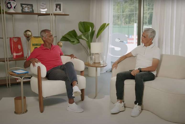Romário durante uma entrevista com Bebeto em seu canal no YouTube –