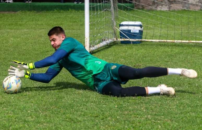 Jorge em treino pelo Pelotas.