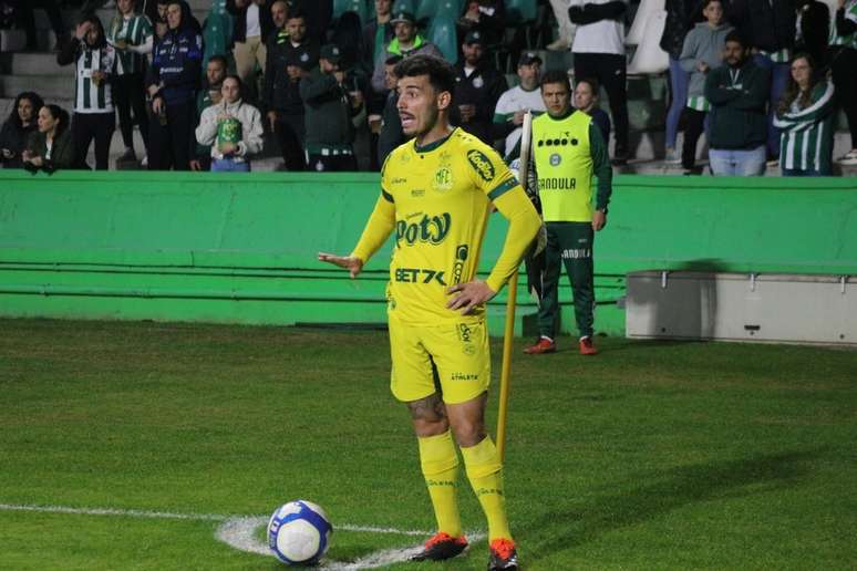 Zeca em atua&ccedil;&atilde;o pelo Mirassol. 