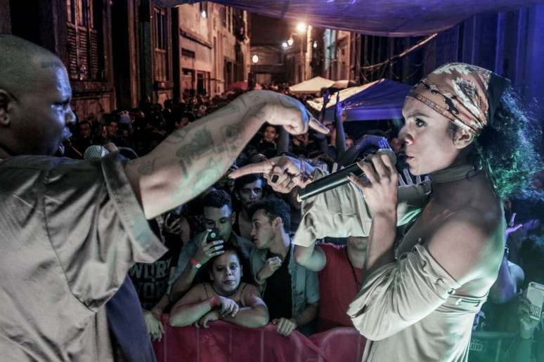 Jup do Bairro e Linn da Quebrada fazem show. Elas apresentaram o programa pioneiro TransMissão.