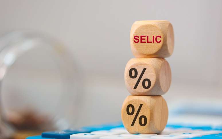 Quando o Copom aumenta a taxa Selic, o objetivo é conter a inflação, reduzindo o consumo e os investimentos

