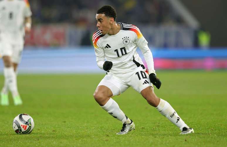 Jamal Musiala (Alemanha) durante jogo contra a Bósnia e Herzegovina, no dia 16.11.2024 