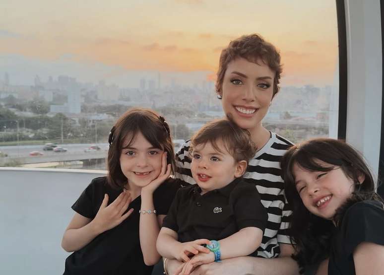 Fabiana Justus curte momento em família