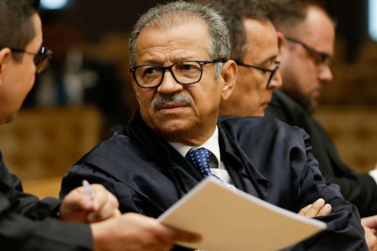 Sebastião Coelho, advogado de Felipe Martins, foi detido por "flagrante delito por desacato e ofensas ao tribunal".