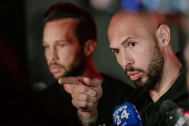 Influenciadores como Andrew Tate, que se autodenomina mis&oacute;gino, levaram as ideias da machosfera para o chamado mainstream