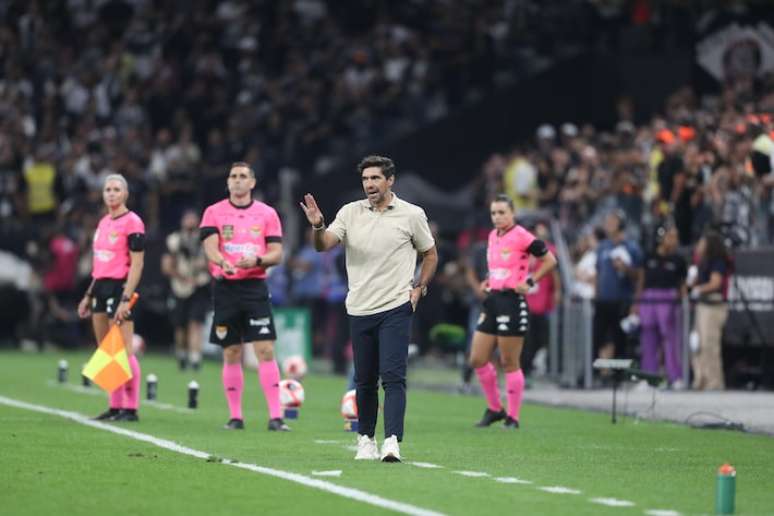 Abel Ferreira perdeu, nesta quinta-feira, o t&iacute;tulo do Paulist&atilde;o com o Palmeiras.