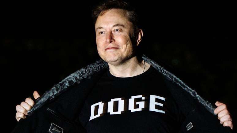 Musk chefia o Departamento de Efici&ecirc;ncia Governamental (DOGE) e se tornou uma das figuras mais influentes na Casa Branca