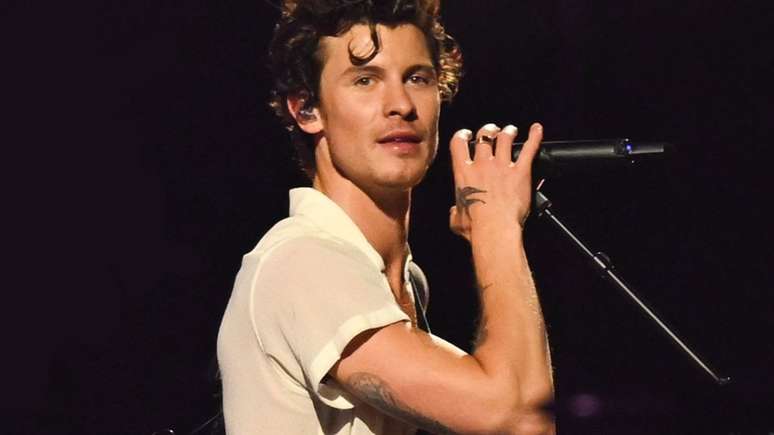 Shawn Mendes faz bom show, mas deixa Lollapalloza sem muitas novidades; leia a resenha