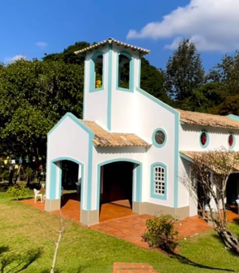 Capela construída na propriedade de Ana Maria Braga