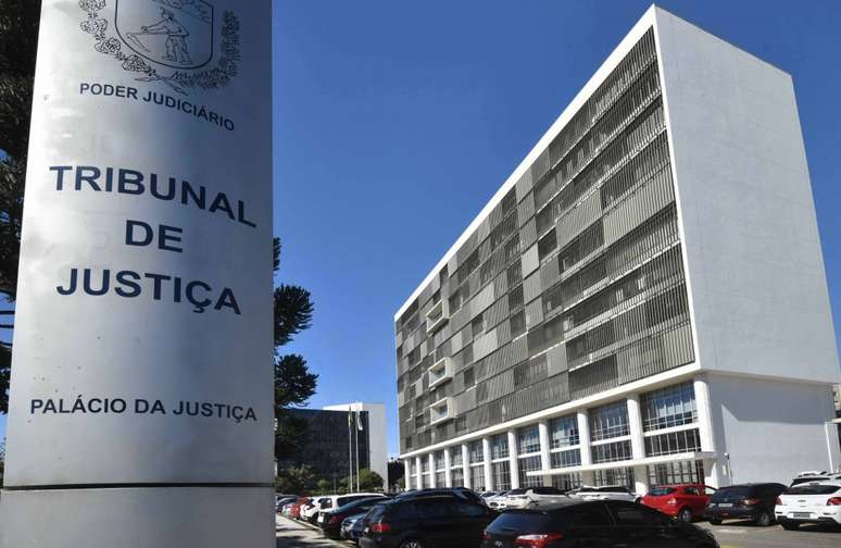 Fachada da sede do TJPR, em Curitiba