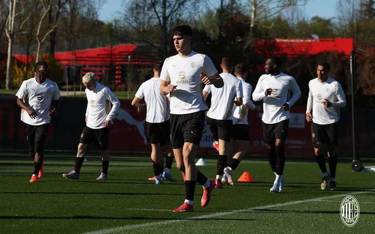 Milan visa encerrar longo jejum de t&iacute;tulos na Copa da It&aacute;lia &ndash;