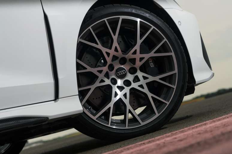 Novo Audi RS3 Sedan Track