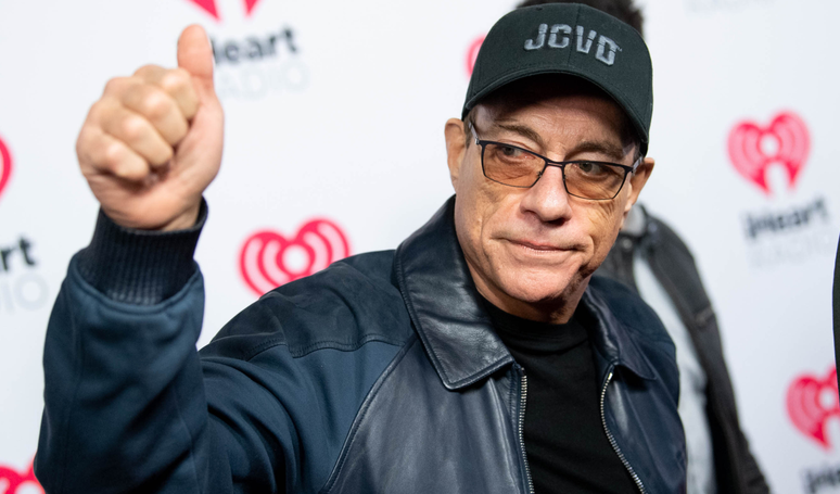Investigado em caso de tráfico sexual, Jean-Claude Van Damme teria ‘recebido mulheres de presente’ em festa.