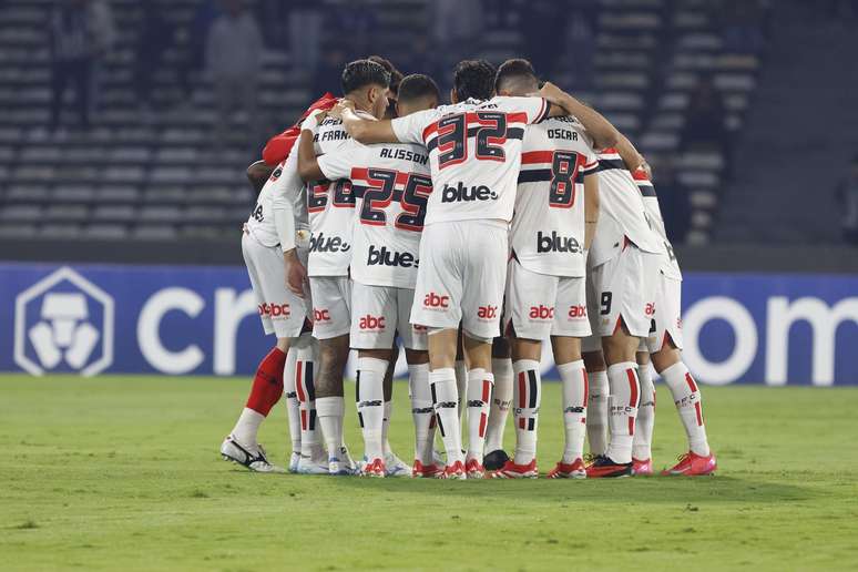 O S&atilde;o Paulo estreou na Libertadores com vit&oacute;ria diante do Talleres, na &uacute;ltima quarta-feira (2), fora de casa, mas agora, o pr&oacute;ximo compromisso &eacute; contra o Atl&eacute;tico Mineiro, no s&aacute;bado (5), pelo Campeonato Brasileiro, no est&aacute;dio do Mineir&atilde;o. Zubeld&iacute;a, treinador da equipe Tricolor, por&eacute;m, deve ter o desfalque de peso de Lucas Moura.