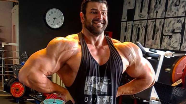 Fisiculturista e ator da Netflix, Vito Pirbazari morre aos 44 anos