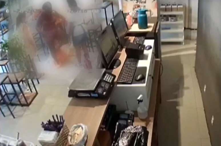 Jucione Manuele Costa precisou tirar a roupa para provar que não havia roubado carteira