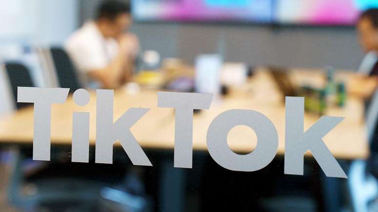Amazon, Oracle e o fundador do OnlyFans s&atilde;o citados entre poss&iacute;veis compradores do aplicativo de v&iacute;deos TikTok