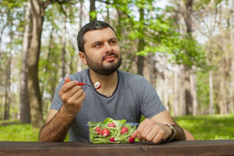 O rabanete &eacute; fonte de fibras alimentares que auxiliam no bom funcionamento do intestino 