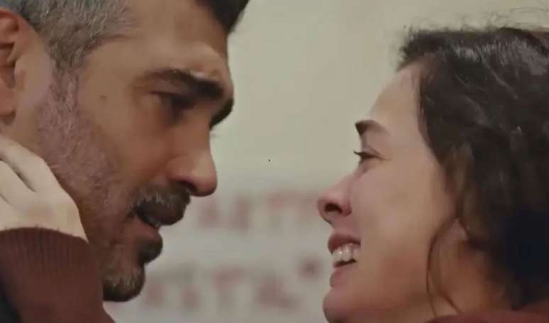 Sarp insiste em rela&ccedil;&atilde;o com Bahar na novela For&ccedil;a de Mulher.