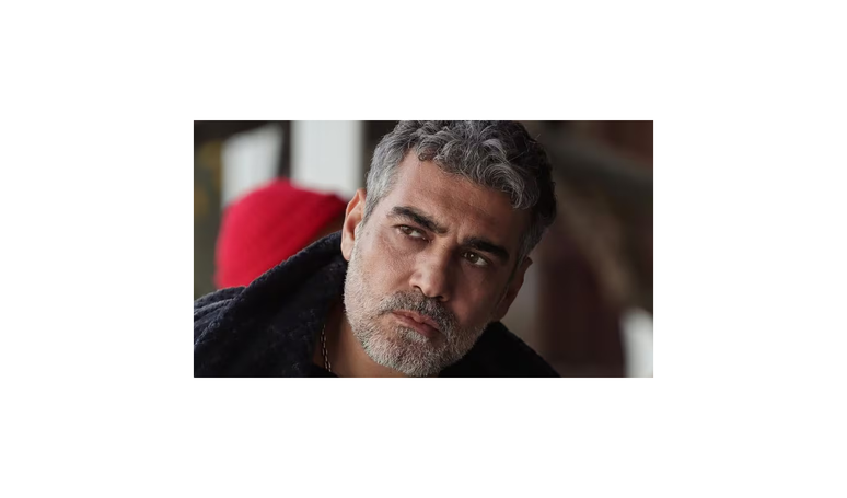 Caner Cindoruk, o Sarp de 'For&ccedil;a de Mulher', confessa ter semelhan&ccedil;as com o personagem, como ser um eterno apaixonado e gostar de crian&ccedil;a.