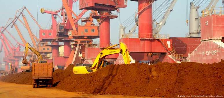 Al&eacute;m de tarifas, China imp&ocirc;s restri&ccedil;&otilde;es a exporta&ccedil;&otilde;es de terras raras