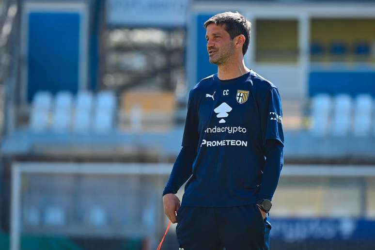 T&eacute;cnico Chivu tem cinco jogos &agrave; frente do Parma e tem miss&atilde;o de evitar queda &ndash;