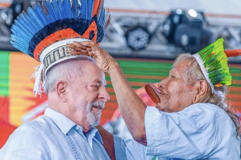 Lula e cacique Raoni