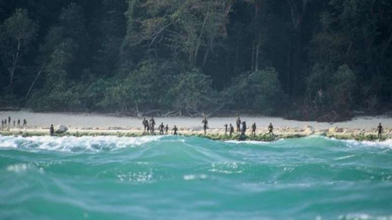 Os pesquisadores estimam que não há mais de 200 indígenas na tribo da Ilha Sentinela do Norte.