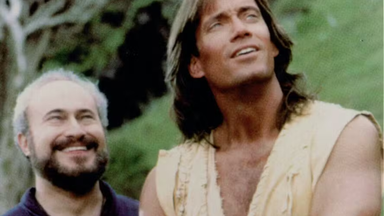 The actor Robert Trebo, actor of the “Xena” and “Hercules” series, hits the 90s