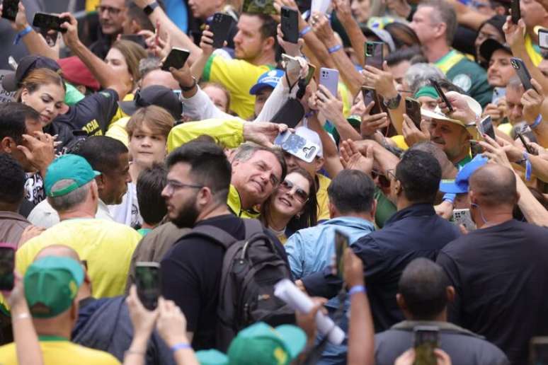 Ex-presidente Jair Bolsonaro (PL) foi &agrave;s ruas pela primeira vez ap&oacute;s ter se tornado r&eacute;u no Supremo Tribunal Federal (STF). O ato teve como mote a anistia aos condenados pelos atos golpistas do dia 8 de janeiro de 2023.